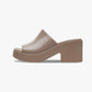 Crocs Brooklyn Slide High Shine Heel - כפכפי עקב קרוקס לנשים בצבע לאטה